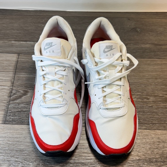 Nike Air White and Red Athletic Shoes men’s 11.5 (j120) - Picture 2 of 11